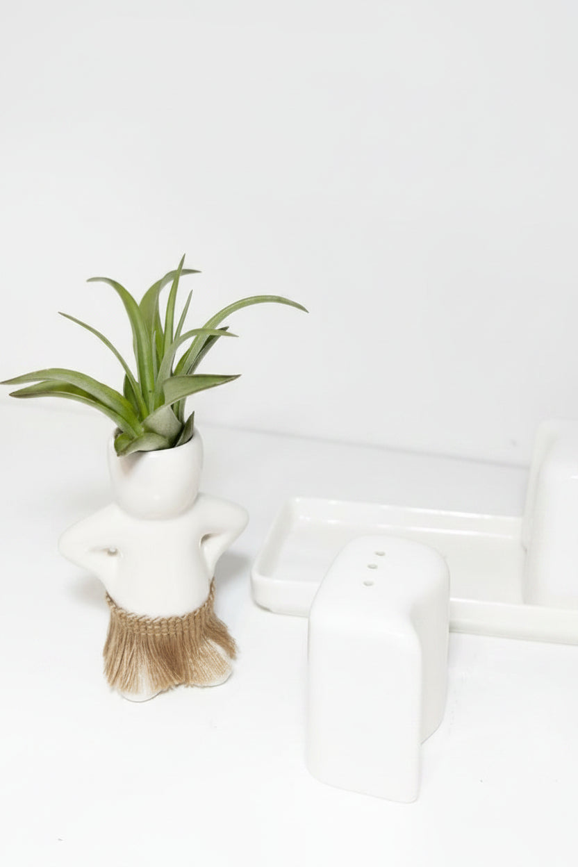 Salt + Pepper Shaker Set ~ Hula Hips