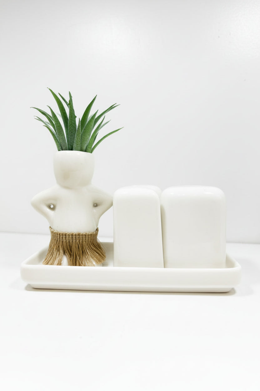 Salt + Pepper Shaker Set ~ Hula Hips