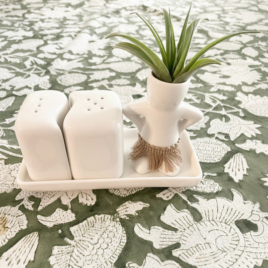 Salt + Pepper Shaker Set ~ Hula Hips